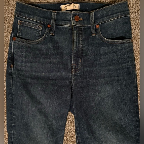 Madewell 9” Mid Rise Skinny - Size 26 - Medium/Dark wash - Picture 5 of 6